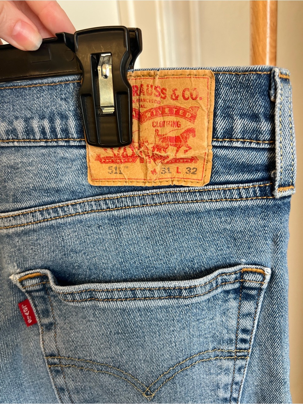 Levi's Men's Light Blue Slim Straight Jeans - Picture 6 of 6